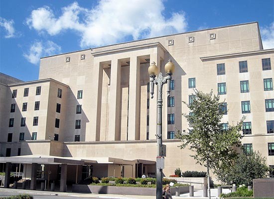 ▲ 美국무부는 지난 5일 관보를 통해 북한 기업은 물론, 중국, 러시아 기업 등을 추가 제재대상에 등재했다고 밝혔다. 사진은 美국무부 본청. ⓒ위키피디아 공개사진.