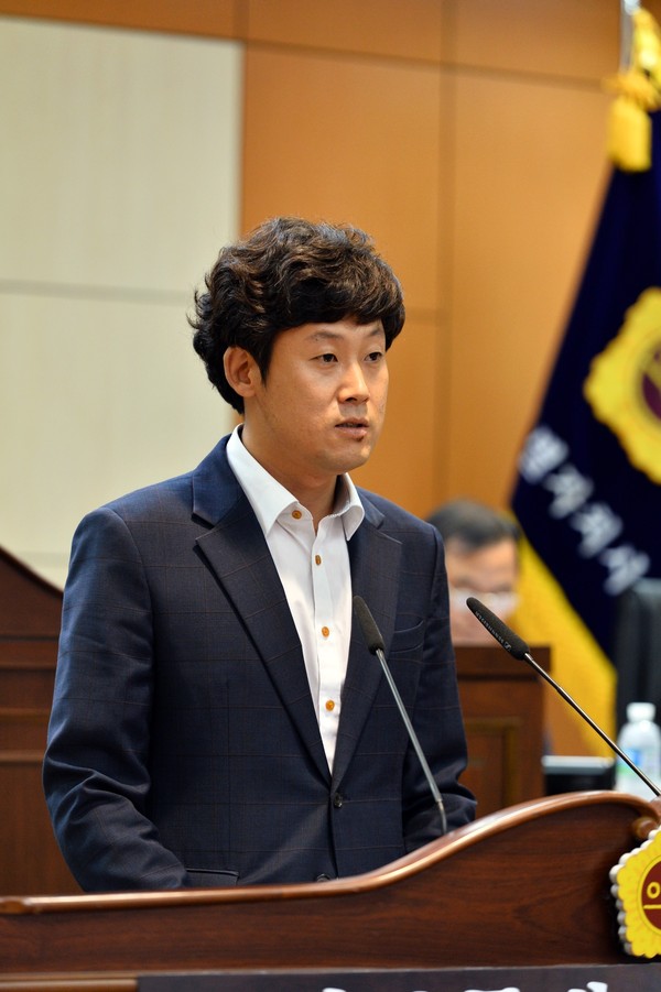 ▲ 고준일 세종시 의장이 본회의장에서 발언하고 있다.ⓒ세종시의회