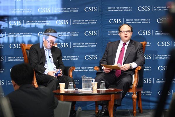 ▲ 지난 2월 19일(현지시간) 美워싱턴의 씽크탱크 CSIS가 개최한 '북한인권과 이후 안보' 컨퍼런스에 나온 빅터 차 교수와 시드니 사일러 前국무부 6자 회담 특사(오른쪽). 지난 5월부터 주한미군에서 대북정보 총괄분석을 담당하고 있다고 한다. ⓒ美CSIS 관련 컨퍼런스 자료 캡쳐