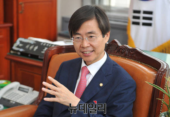 ▲ 조경태 국회 기획재정위원장이 뉴데일리경제와의 인터뷰를 하고 있다. 조 위원장은 