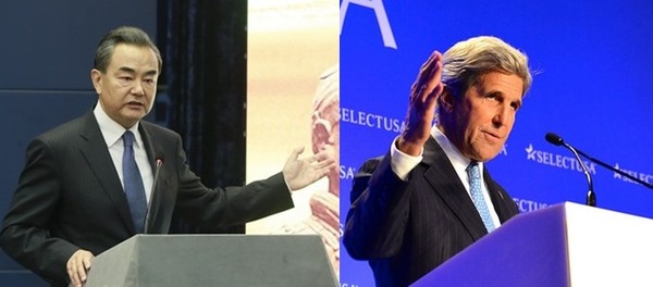 ▲ 지난 6일(현지시간) 중국의 왕이 외교부장은 미국의 존 케리 국무장관과 전화통화를 가지고 미국은 영토 문제에 있어서 중립적 입장을 취할 것을 요구했다. 사진은 (왼쪽부터) 왕이 中외교부장, 존 케리 美국무장관.ⓒ中외교부, 美국무부