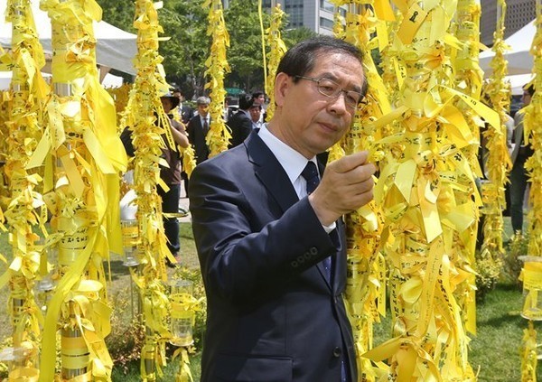 ▲ "뭐, 50만 원 받아서 오피? 이런 씨…." 박원순 서울시장이 강행한 '청년수당 사업'을 둘러싼 논란이 가라앉지 않고 있다. ⓒ뉴데일리 DB