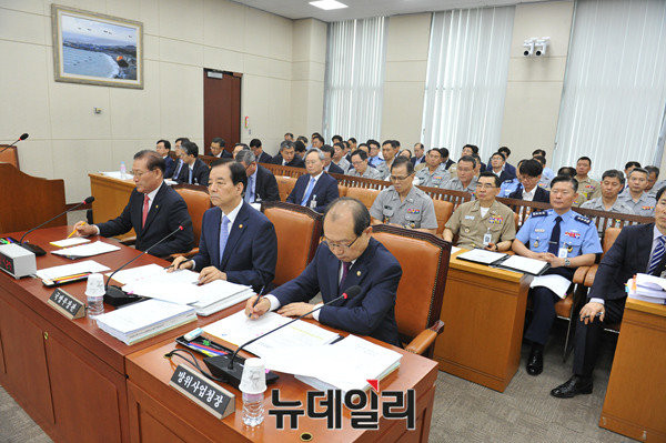 ▲ 국회국방위 전체회의.ⓒ뉴데일리 이종현 사진기자