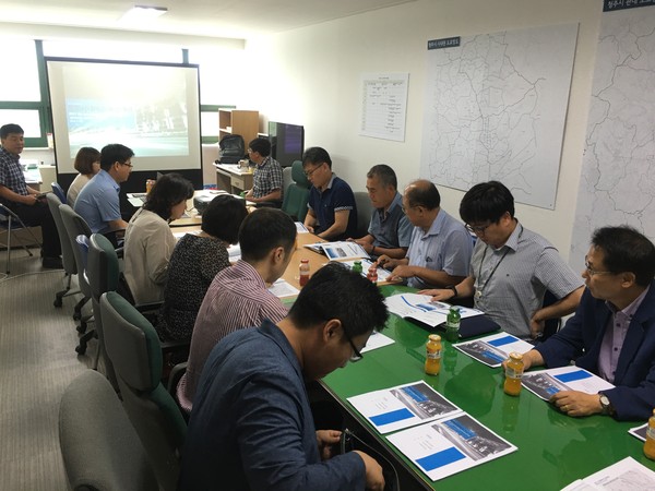 ▲ 청주 시내버스 노선 개편을 위한 실무추진단 회의가 12일 청주문화회관에서 열렸다.ⓒ청주시