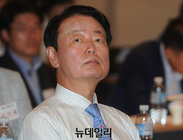 ▲ 8·9 전당대회에 출사표를 던진 새누리당 한선교 의원이 김무성 전 대표최고위원의 비박 단일화 촉구 발언을 강도 높게 비판했다. ⓒ뉴데일리 정재훈 기자