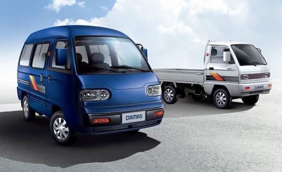 ▲ 2017년형 다마스(왼쪽)와 라보.ⓒ한국지엠