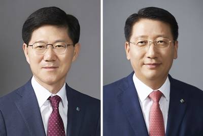▲ 왼쪽부터 강남희, 양춘근 부행장. ⓒ기업은행