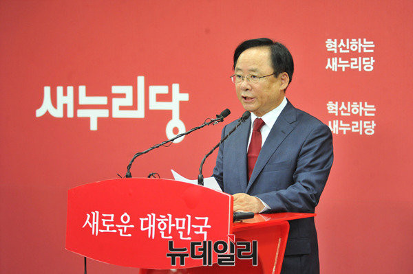 ▲ 새누리당 이주영 의원(사진)은 14일 경남 창원에서 열린 투데이포럼 관계자들과의 만남에서 "와전옥쇄·파부침선의 각오로 끝까지 경선을 완주하겠다"며 단일화 가능성을 일축했다. ⓒ뉴데일리 이종현 기자