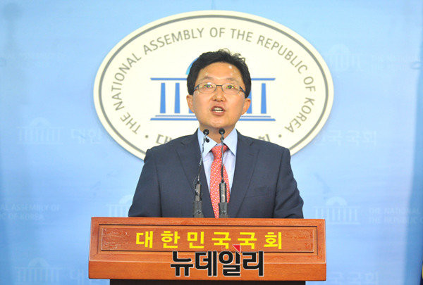 ▲ 새누리당 김용태 의원. 서울 양천을에서 3선을 한 김 의원은 오는 8.9 전당대회에 당 대표 후보로 나서겠다고 출마 선언을 했다. ⓒ뉴데일리 이종현 기자