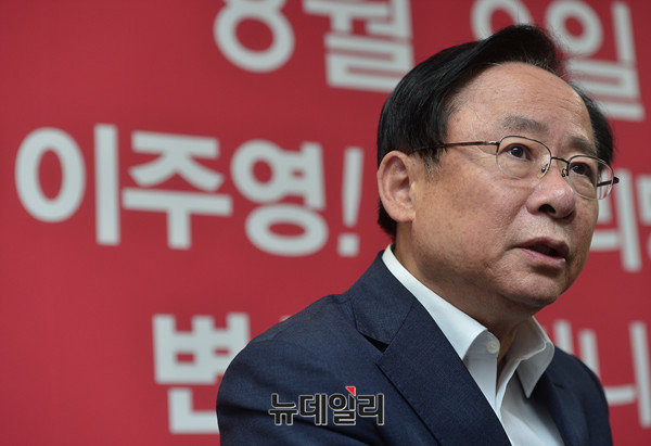 ▲ 새누리당 이주영 의원이 17일 오후 서울 여의도 캠프사무소에서 본지 취재진을 만나 단독 인터뷰를 진행하고 있다. ⓒ뉴데일리 정상윤 기자