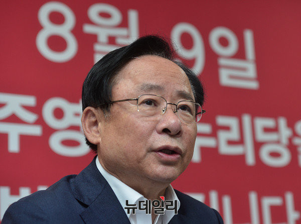 ▲ 새누리당 이주영 의원이 17일 오후 서울 여의도 캠프사무소에서 본지 취재진을 만나 단독 인터뷰를 진행하고 있다. ⓒ뉴데일리 정상윤 기자