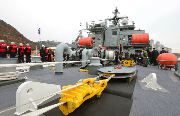 ▲ 함내 근무 중이던 부사관이 성관계를 가진 것이 밝혀져 물의를 빚고 있는 해군의 수상구조함 통영함의 모습. ⓒ뉴시스 사진DB