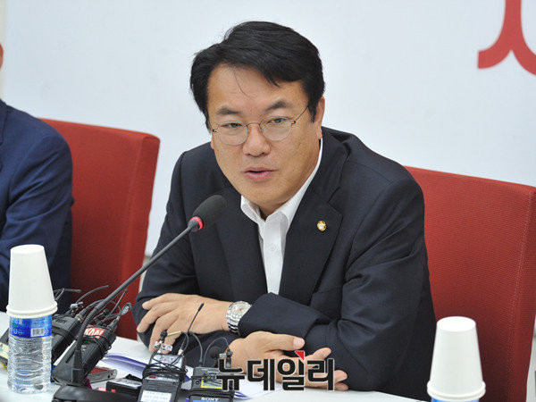 ▲ 새누리당 정진석 원내대표가 26일 경북 성주를 방문했다. ⓒ뉴데일리 이종현 기자