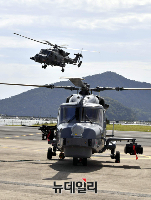 ▲ 27일 공개된 와일드캣 헬기.ⓒ해군