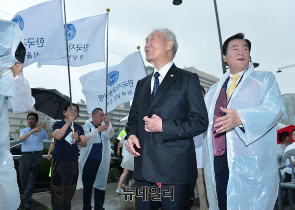 ▲ 장경순 국회원로회 의장(왼쪽)과 김경재 중앙회장 ⓒ 뉴데일리 정상윤