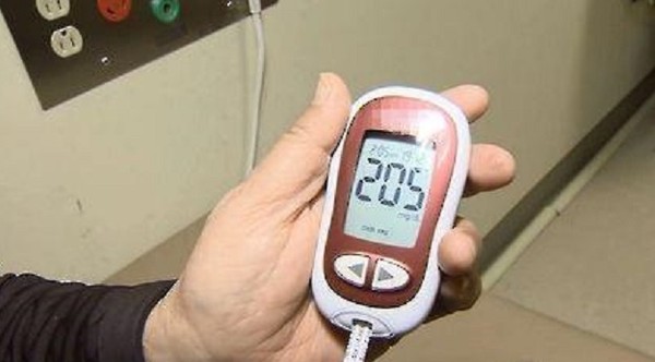 ▲ 혈당체크기.ⓒ충주시