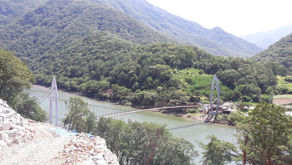 ▲ 괴산 산막이옛길 연하협구름다리.ⓒ괴산군