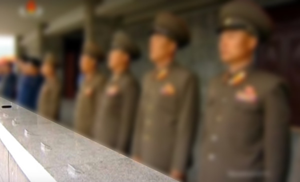 북한군 장성과 외교관 등 4명이 최근 탈북해 제3국행을 추진하고 있는 것으로 알려졌다. 사진은 북한군 장성급 인사 자료사진.ⓒ北선전매체 중계영상 캡쳐
