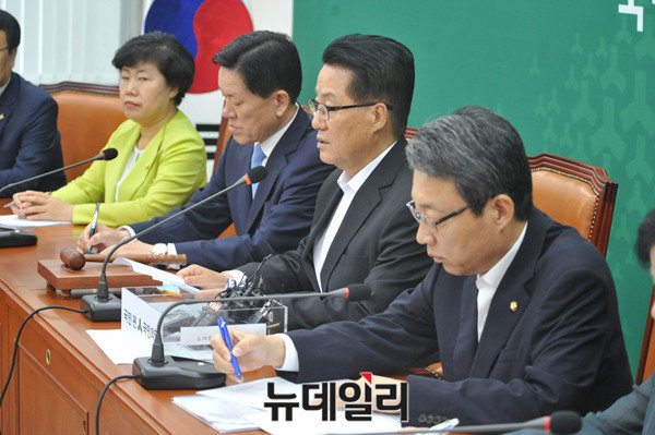 ▲ 국민의당이 지난 29일 '총선 홍보비 리베이트 의혹'에 연루된 박선숙·김수민 의원에 대한 검찰의 영장 재청구가 기각되자 기세등등한 분위기다. ⓒ뉴데일리 이종현 기자