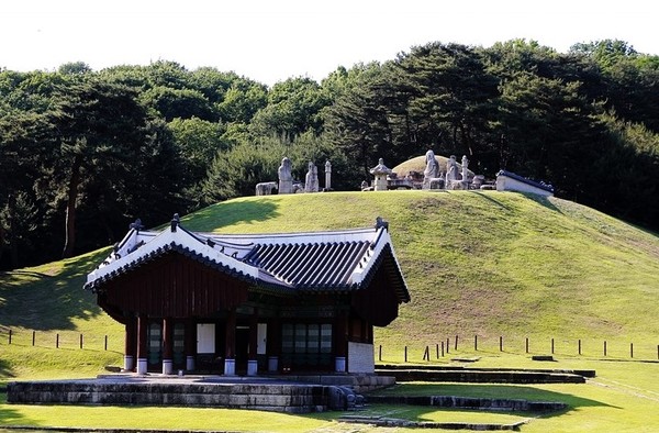 ▲ 세계문화유산 조선왕릉 40기의 하나, 동구릉 목릉(선조).