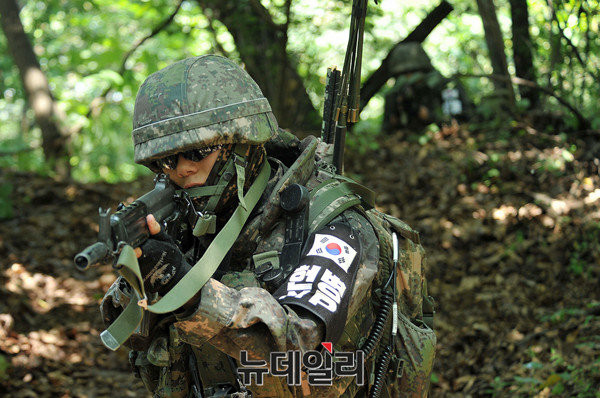 ▲ 3일 육군 1사단 수색대대 수색 7팀의 훈련 공개현장 모습, ⓒ뉴데일리 이종현 사진기자