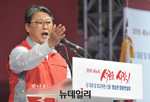 ▲ 8·9 전당대회에 최고위원 후보자로 출마한 새누리당 조원진 의원(자료사진). 조원진 의원은 3일 전북 전주에서 열린 합동연설회에서 김무성 전 대표최고위원을 향해 단일화 종용을 당장 그만두라고 직격탄을 날렸다. ⓒ뉴데일리 이종현 기자