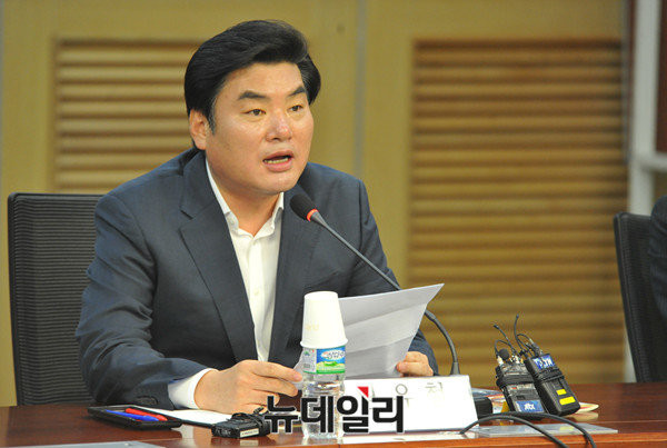 ▲ 새누리당 원유철 의원이 4일 '북핵, 바라만 볼 것인가?' 정책토론회에 참석해 "북한이 5차 핵실험을 할 경우 우리도 핵무장을 해야한다"고 주장했다. ⓒ뉴데일리 이종현 기자