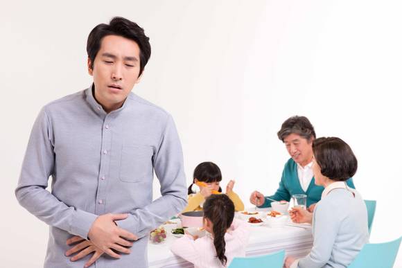 ▲ 식중독은 음식에 들어있는 대장균, 황색포도상구균, 살모넬라 균 등의 세균이나 미생물에 의해 발생한다. ⓒ한림대의료원.