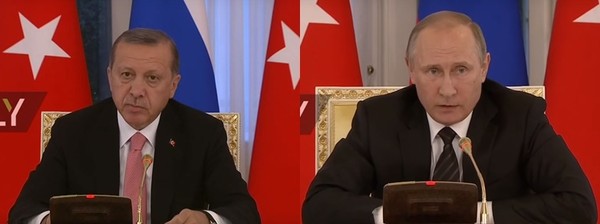ⓒ블라디미르 푸틴 러시아 대통령과 레제프 타이이프 에르도안 터키 대통령이 양국관계 복원을 선언했다. 사진은 기자회견을 가지고 있는 (왼쪽부터) 에르도안 터키 대통령, 푸틴 러시아 대통령.ⓒ러시아 비디오 뉴스 매체 '럽틀리' 중계영상 캡쳐