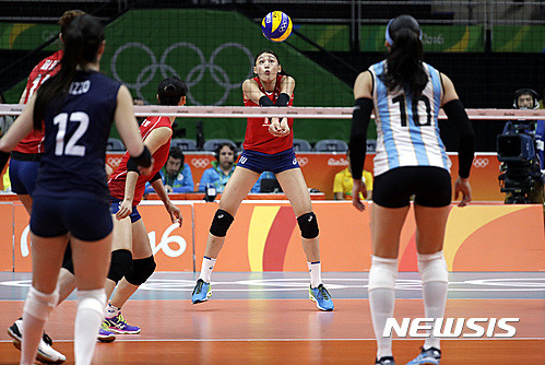 ▲ 대한민국 여자 배구대표팀이 11일 아르헨티나를 꺾고 8강행 청신호를 밝혔다.ⓒ뉴시스