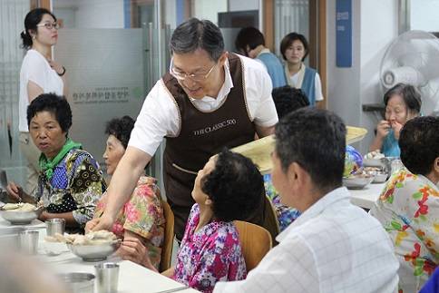 ▲ 지역 주민, 해외 아동 등을 위해 '더 클래식 500 자원봉사단'은 다양한 활동을 선보이고 있다. ⓒ더 클래식 500