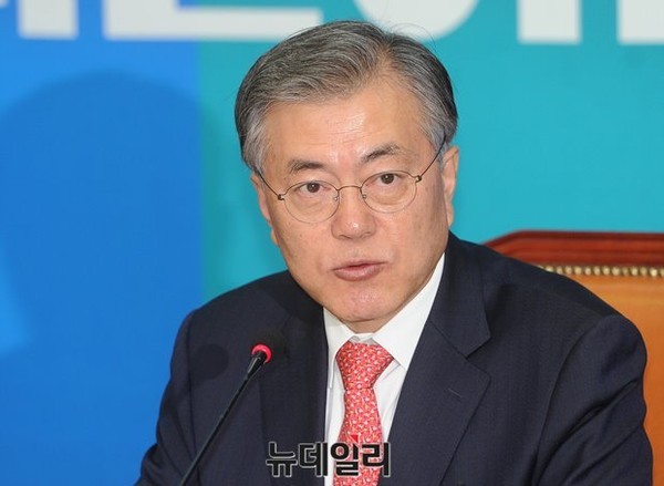 ▲ 제왕적 권력으로 더불어민주당을 사실상 지배하고 있는 문재인 전 대표. ⓒ뉴데일리 DB