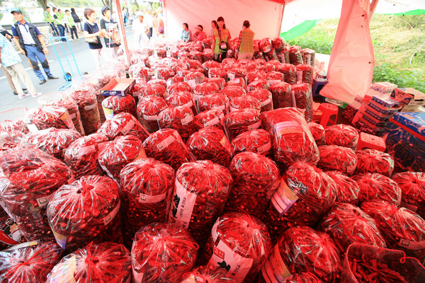 ▲ ‘고추 직판장’ 지난해 축제 모습.ⓒ괴산군