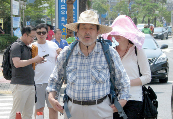 ▲ 민생 투어를 마친 새누리당 김무성 전 대표최고위원(사진)은 3박 4일 간의 방중 일정을 위해 22일 부산 김해국제공항을 통해 중국으로 출국했다. ⓒ뉴시스 사진DB