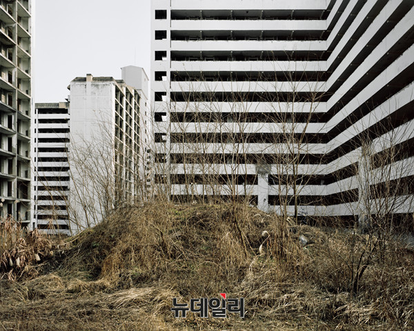 ▲ CD039-03, 100x125cm, Pigment Ink on Premium Luster, 2016 ⓒ 최창재