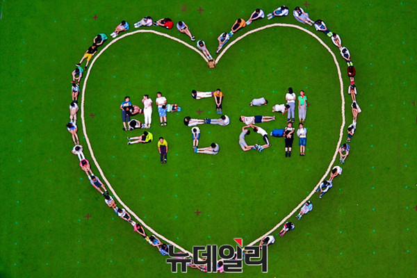 중국 충칭 빠슈 초등학교 학생들이 박근혜 대통령을 존경하는 마음을 담아 보내온 동영상. ⓒ청와대 페이스북