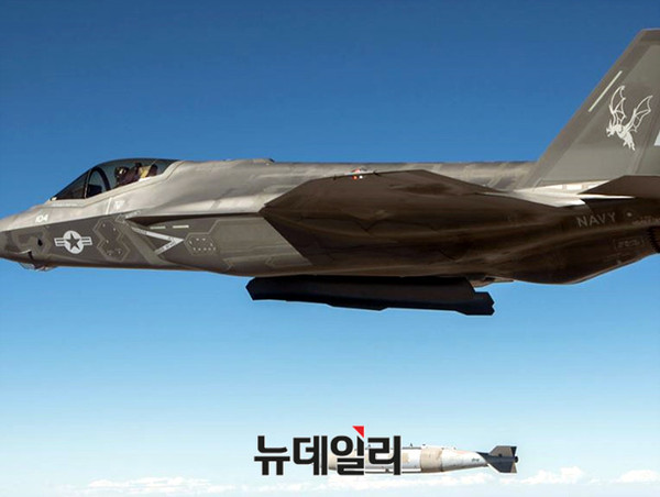 ▲ 무장 발사 시험 시험을 하는 F-35 전투기ⓒ록히드마틴