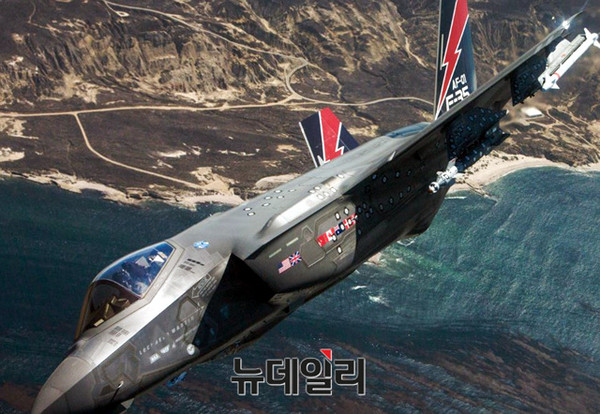 ▲ 무장 발사 시험 시험을 위해 기동하는 F-35A (1호기)전투기ⓒ록히드마틴