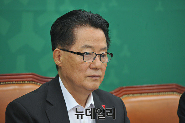 국민의당 박지원 비상대책위원장이 25일 북한의 SLBM발사와 관련 질타에 나섰지만, 진정성에는 의문이 든다는 지적이 제기된다. ⓒ뉴데일리 이종현 기자