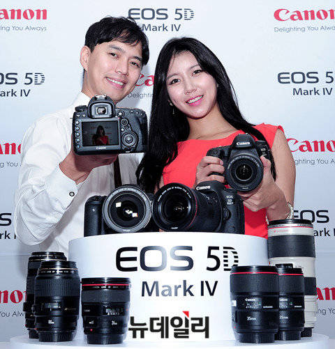▲ 캐논이 25일 EOS 5D Mark Ⅳ 신제품을 공개했다. ⓒ뉴데일리 공준표 기자