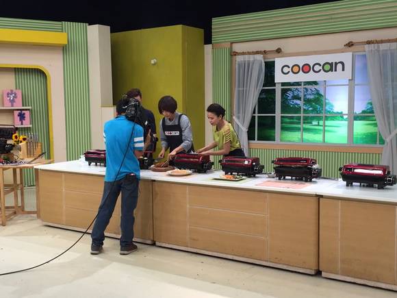 ▲ 한국 중소기업 '쿠캔'이 SCJTV 스튜디오에서 녹화방송을 진행하고 있다. ⓒ김수경 기자