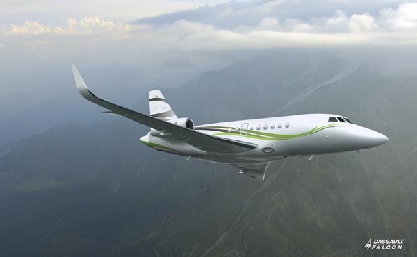 ▲ 박수환 뉴스컴 대표와 모 유력언론 주필이 대우조선해양 임직원들과 함께 동승했다고 새누리당 김진태 의원이 지목한 전세 제트기는 프랑스 닷소의 '팔콘' 시리즈로 추정된다. 英PAG 에비에이션의 전세기(Charter) 리스트에서 가장 잘 부합하는 기종이다. 사진은 프랑스 닷소사의 '팔콘' 2000 홍보사진. ⓒ프랑스 닷소社