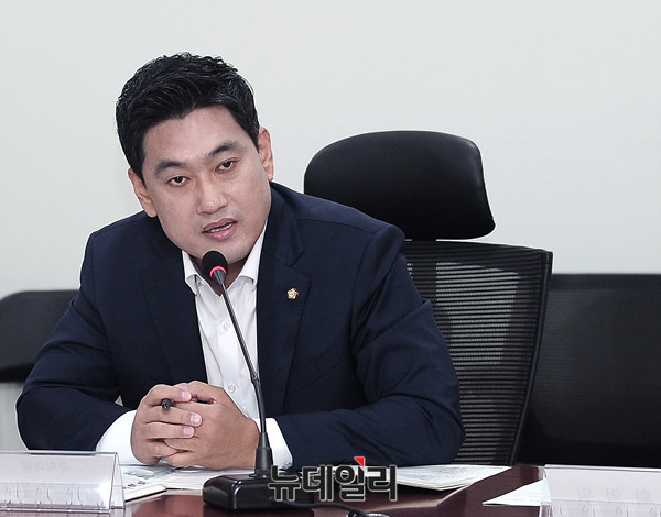 ▲ 개회사를 하고있는 새누리당 오신환 의원 ⓒ 뉴데일리 공준표