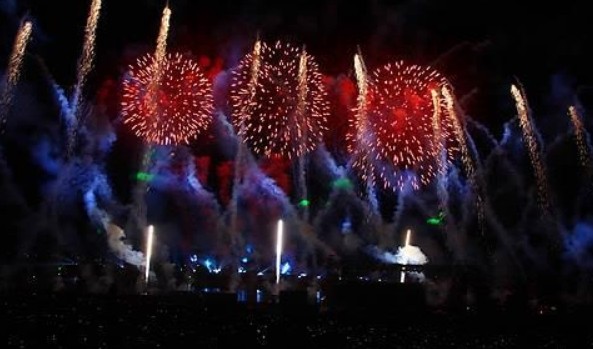 ▲ 백제문화제 지난해 ‘불꽃쇼’ 모습.ⓒ충남도