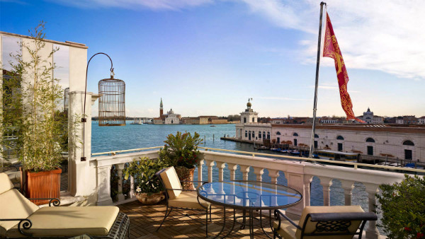 이탈리아 베네치아의 웨스틴 유로파 호텔의 개별 테라스가 있는 객실에서 내려다보이는 대운하. ⓒ웨스틴 유로파 호텔 홈페이지
