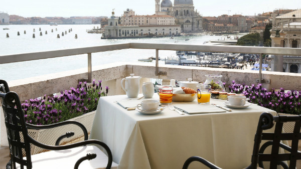 이탈리아 베네치아의 레스토랑 테라자 다니엘리에서 바라보이는 두칼레 궁전. ⓒ레스토랑 테라자 다니엘리 홈페이지