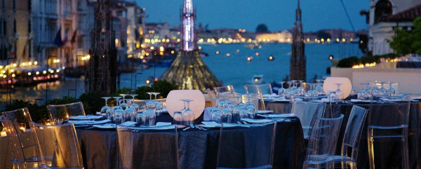 이탈리아 베네치아의 레스토랑 타베르나 라 페니스에서 바라보이는 베네치아의 야경. ⓒ레스토랑 타베르나 라 페니스 홈페이지