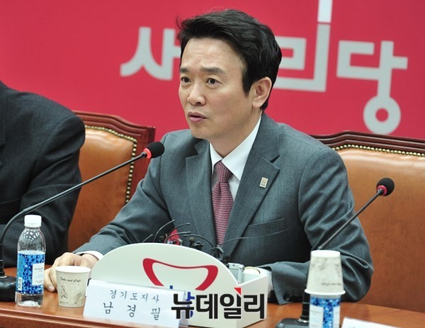 ▲ 새누리당 소속 남경필 경기도지사가 최근 새누리당 당론과는 발언을 잇따라 내놓고 있어 주목된다. 정치권에서는 남경필 지사가 본격적으로 대권행보를 이어가는 것으로 보고 있다. ⓒ뉴데일리 이종현 기자