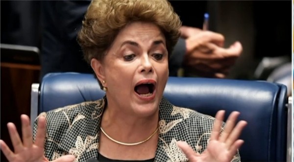 ▲ 지우마 호세프 브라질 대통령의 탄핵을 계기로 '핑크 타이드'(온건 사회주의 성향의 좌파 물결)의 퇴조가 점쳐지고 있는 가운데 위기에 빠진 남미 좌파 정권들이 결집하고 있는 모양새다. 사진은 호세프.ⓒ美'CNN'중계영상 캡쳐