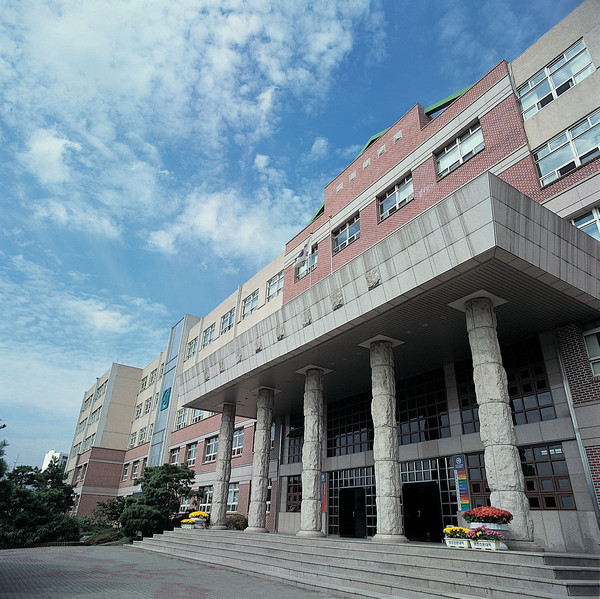 ▲ 영진전문대 본관 전경.ⓒ영진전문대 제공